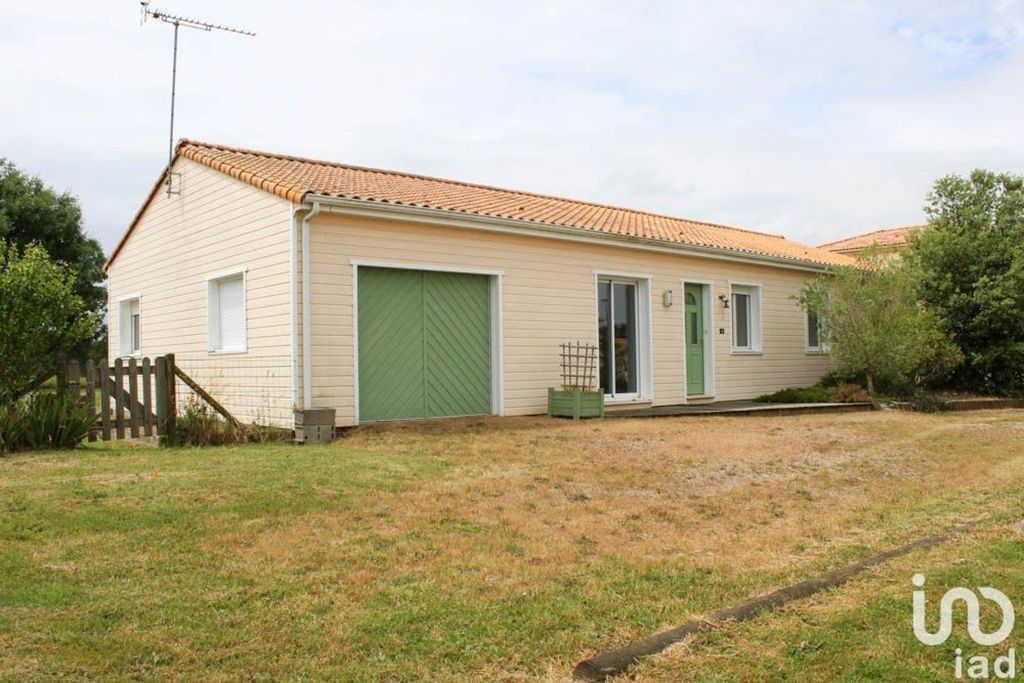 Achat maison à vendre 3 chambres 99 m² - La Copechagnière