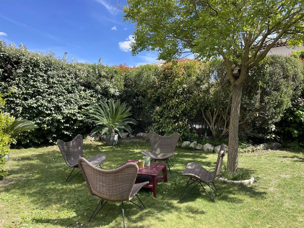 Achat maison à vendre 3 chambres 90 m² - Saint-Rémy-de-Provence