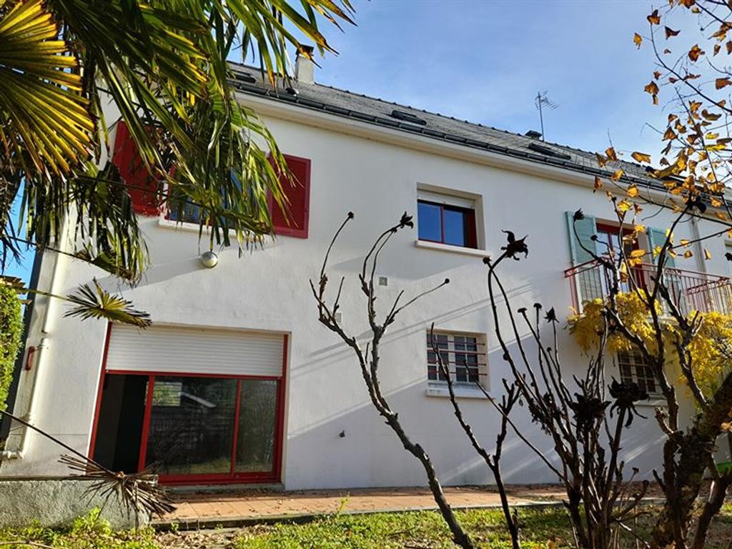 Achat maison à vendre 6 chambres 166 m² - Sainte-Luce-sur-Loire