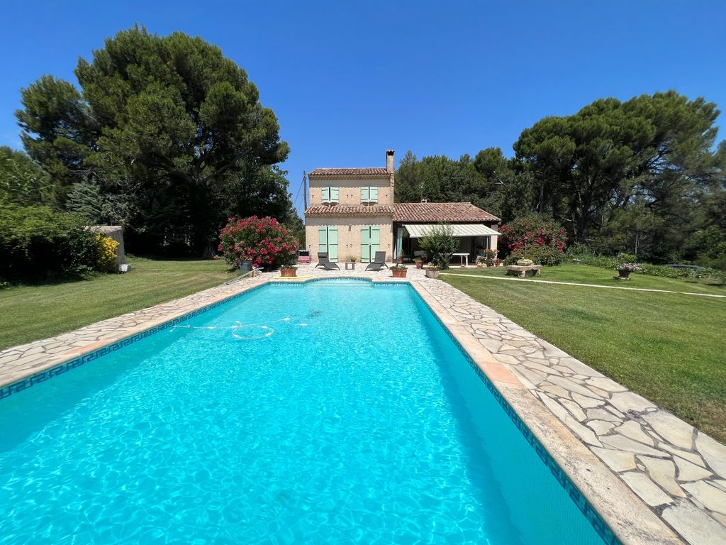 Achat maison à vendre 3 chambres 141 m² - Aix-en-Provence