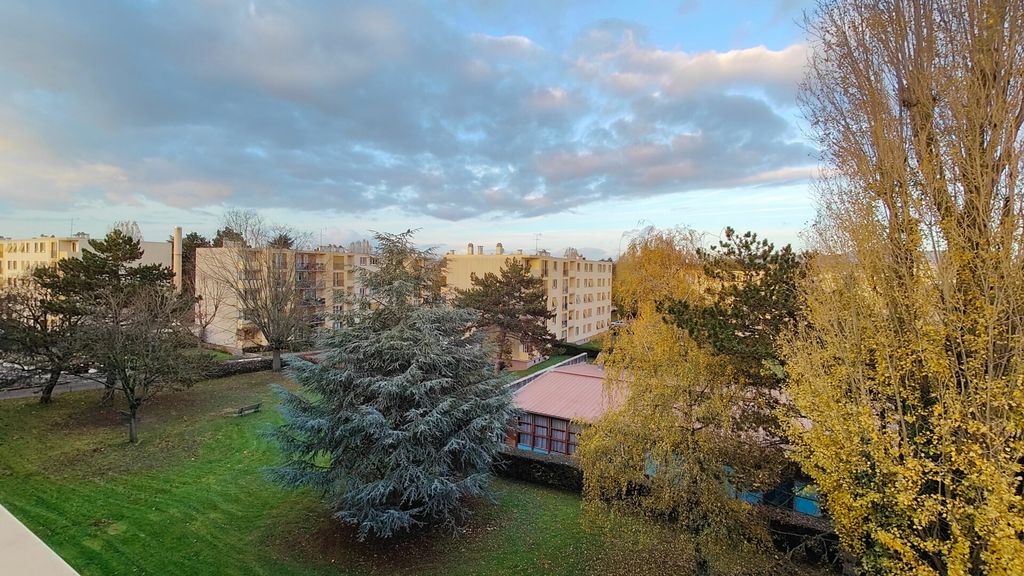 Achat appartement à vendre 4 pièces 73 m² - Brou-sur-Chantereine