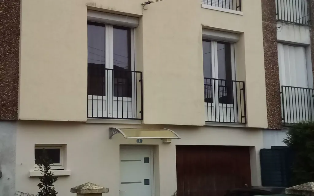 Achat maison à vendre 3 chambres 95 m² - Saint-Germain-du-Puy