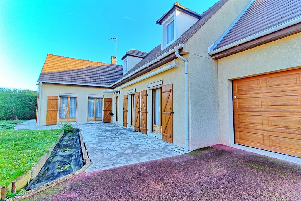 Achat maison à vendre 5 chambres 154 m² - Pont-Sainte-Maxence