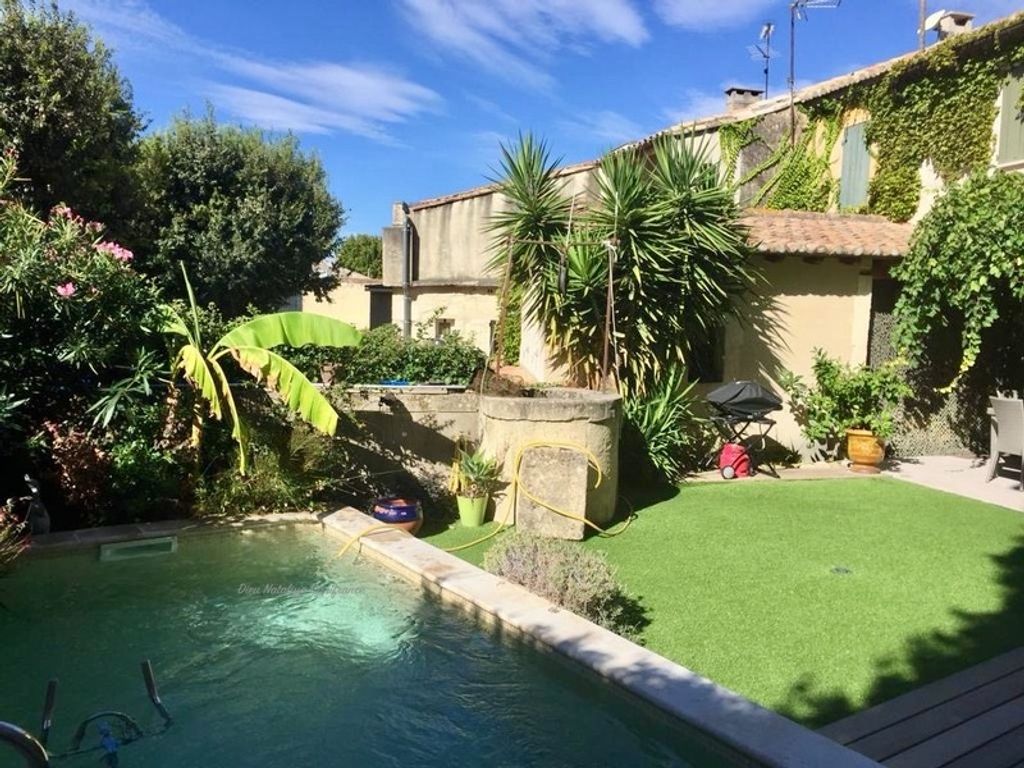 Achat maison à vendre 4 chambres 172 m² - Fontvieille