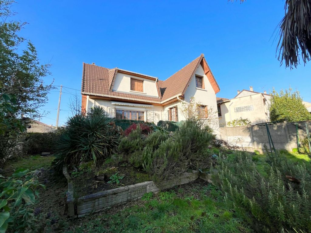 Achat maison à vendre 4 chambres 132 m² - Neuilly-Plaisance