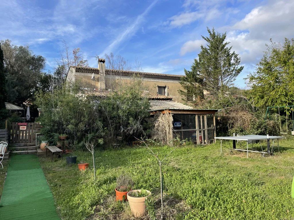 Achat maison à vendre 2 chambres 255 m² - Grimaud