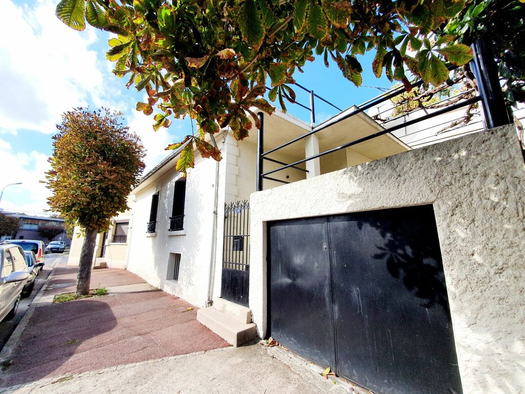 Achat maison à vendre 4 chambres 125 m² - La Courneuve