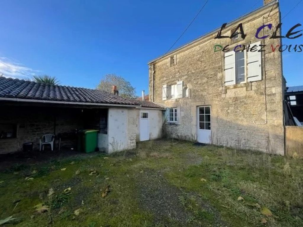 Achat maison à vendre 2 chambres 80 m² - Coulonges-sur-l'Autize