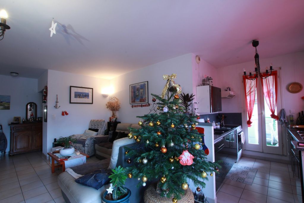 Achat appartement à vendre 3 pièces 69 m² - Lunel