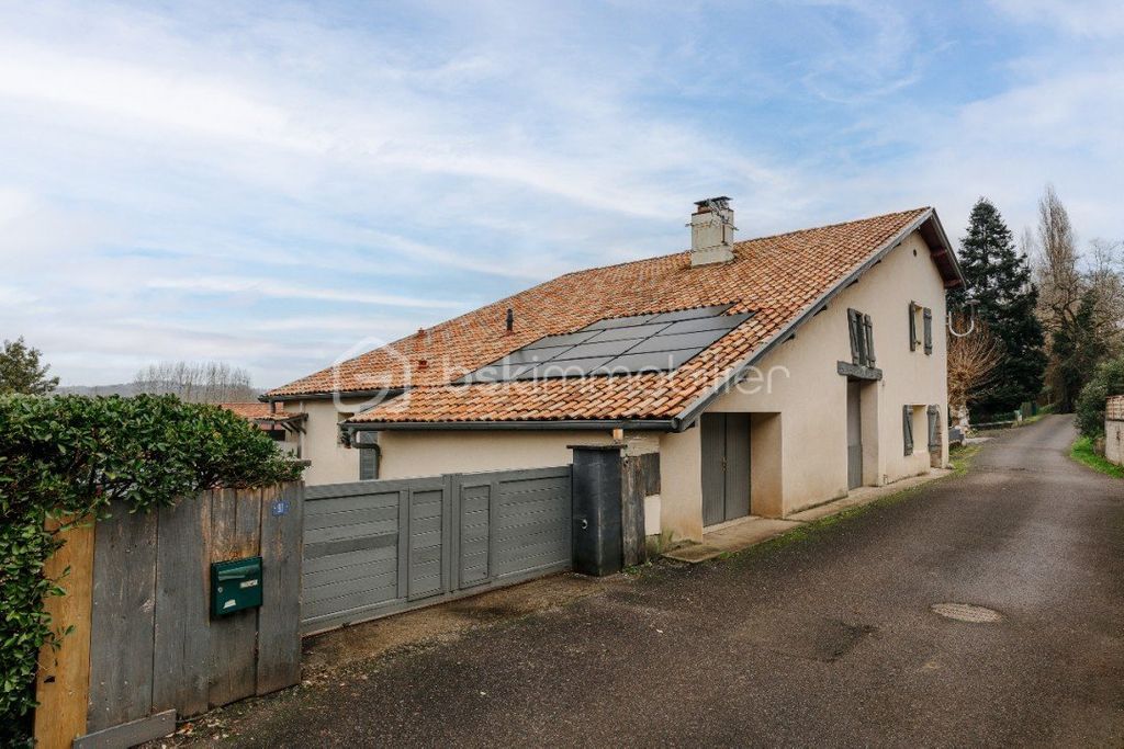 Achat maison à vendre 6 chambres 210 m² - Oeyregave