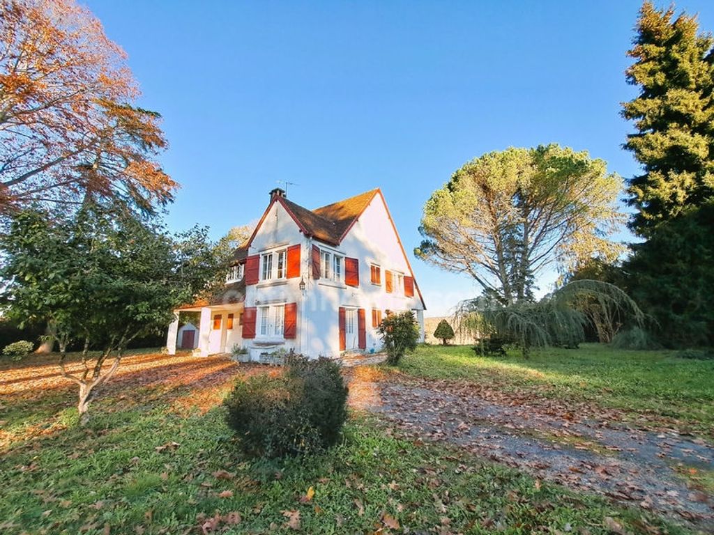 Achat maison à vendre 5 chambres 275 m² - Sauveterre-de-Béarn