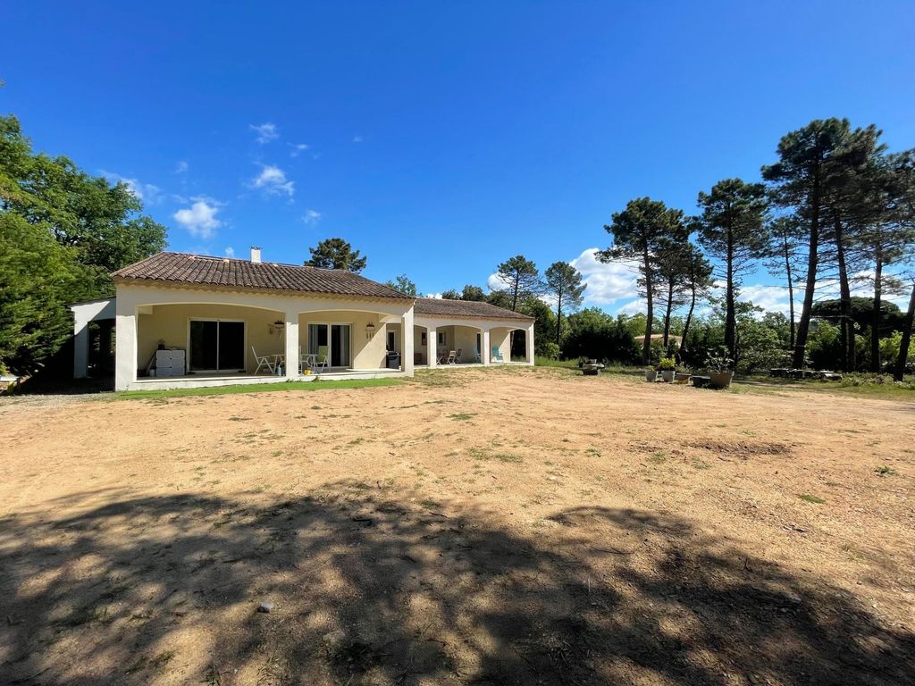 Achat maison à vendre 5 chambres 198 m² - Bagnols-en-Forêt