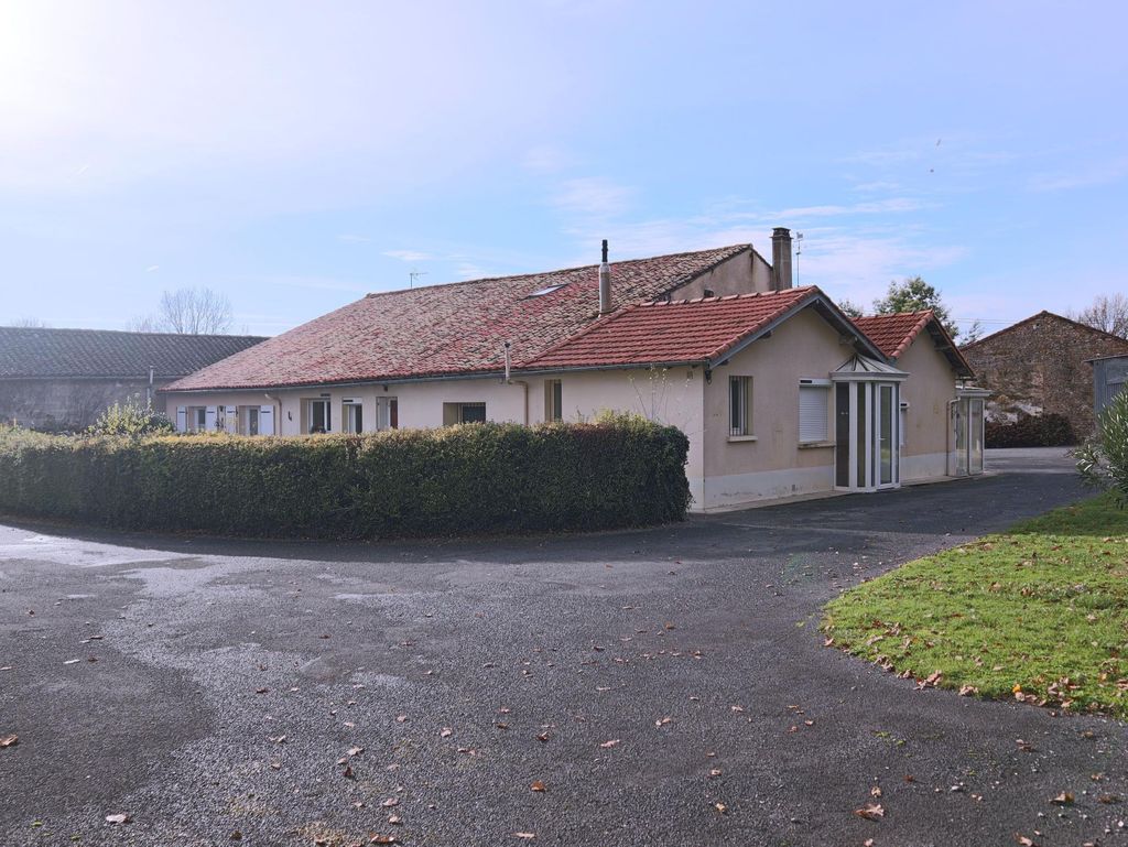 Achat maison à vendre 5 chambres 252 m² - Clussais-la-Pommeraie