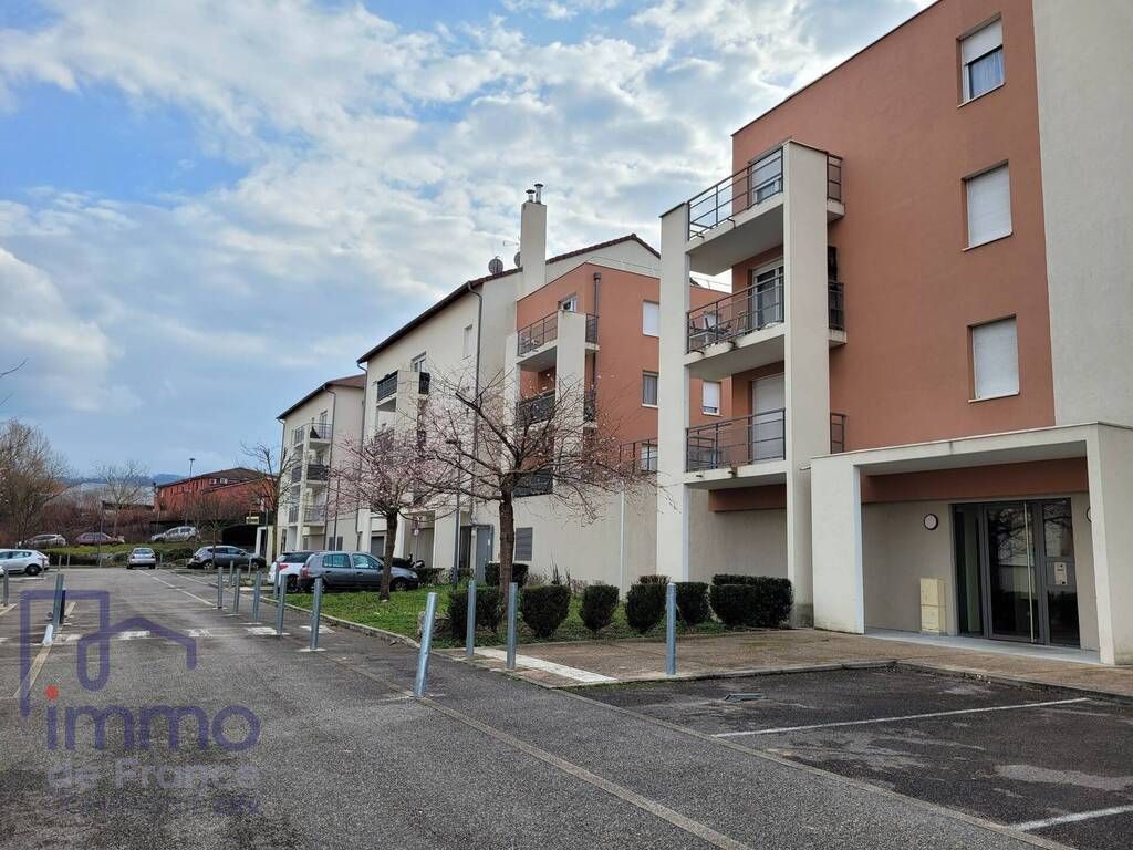 Achat appartement à vendre 2 pièces 47 m² - Bourgoin-Jallieu