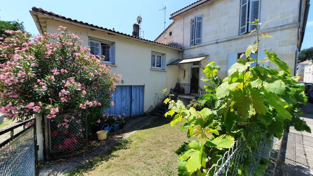 Achat maison à vendre 2 chambres 97 m² - Nieul-le-Virouil