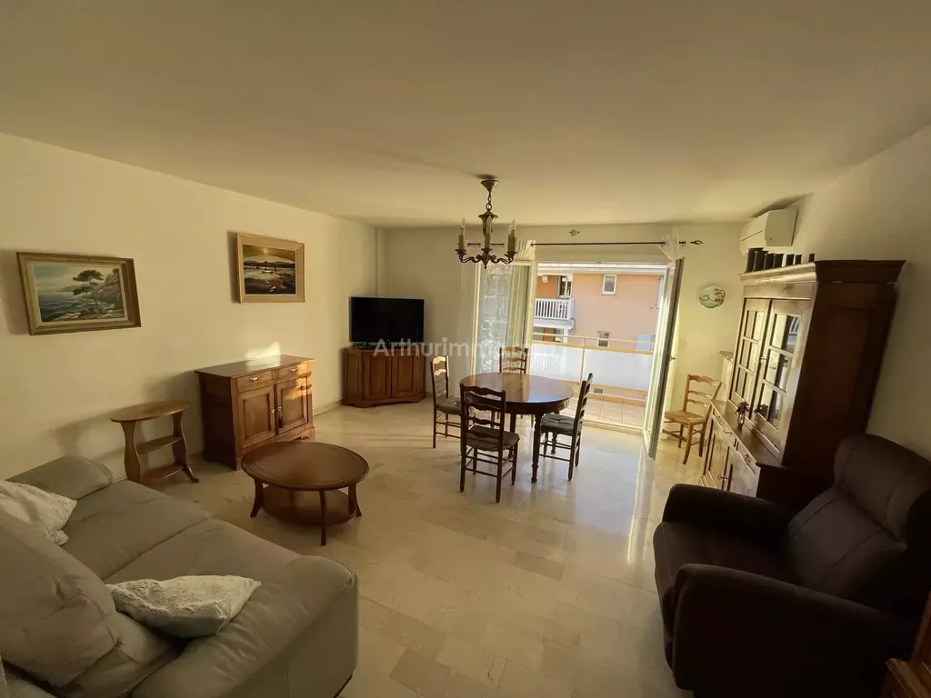 Achat appartement à vendre 3 pièces 86 m² - Sainte-Maxime