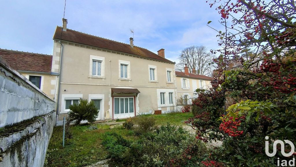 Achat maison à vendre 3 chambres 150 m² - Champs-sur-Yonne