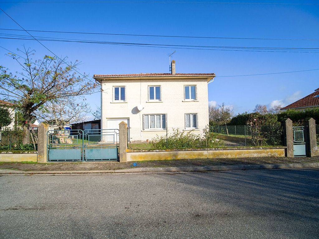 Achat maison à vendre 4 chambres 110 m² - Castelnau-Rivière-Basse