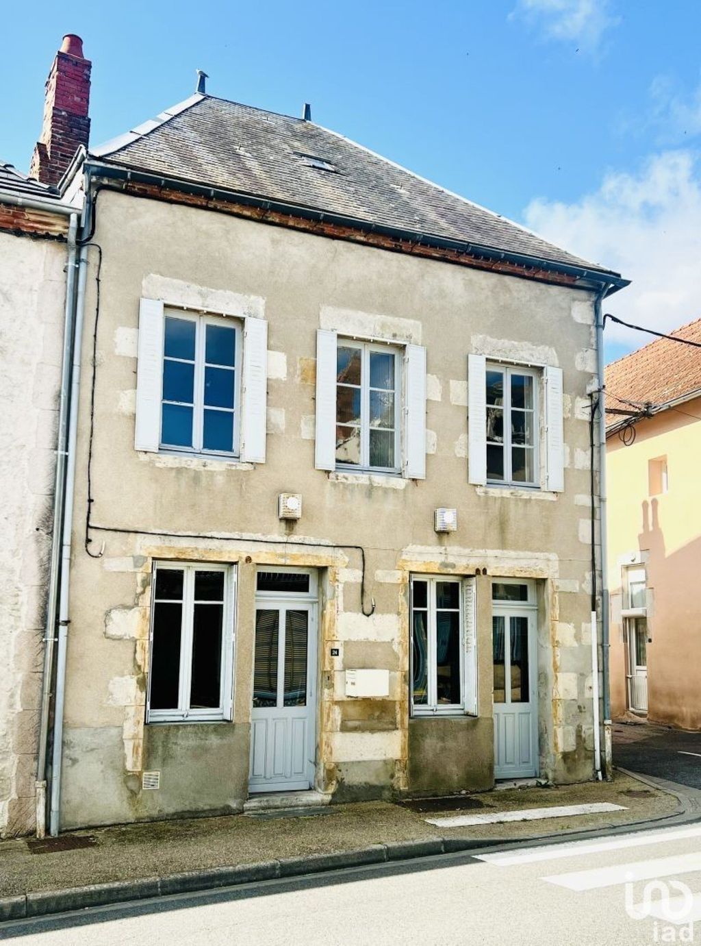 Achat maison à vendre 3 chambres 177 m² - Saint-Pourçain-sur-Sioule