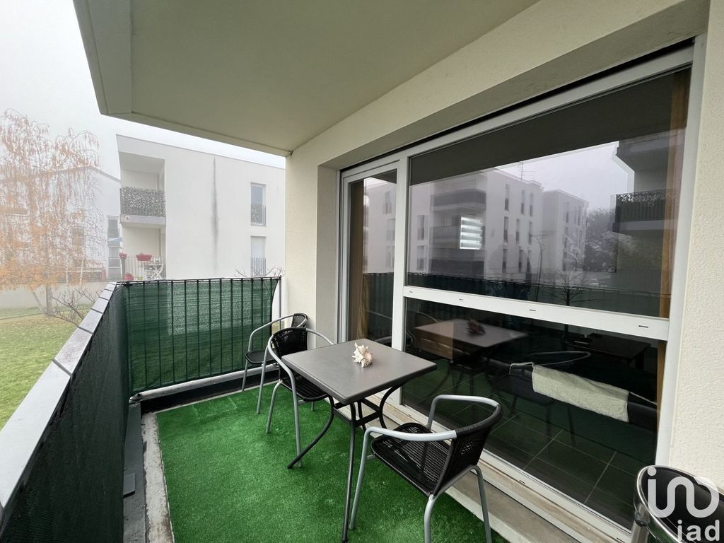 Achat appartement à vendre 3 pièces 64 m² - Meyzieu