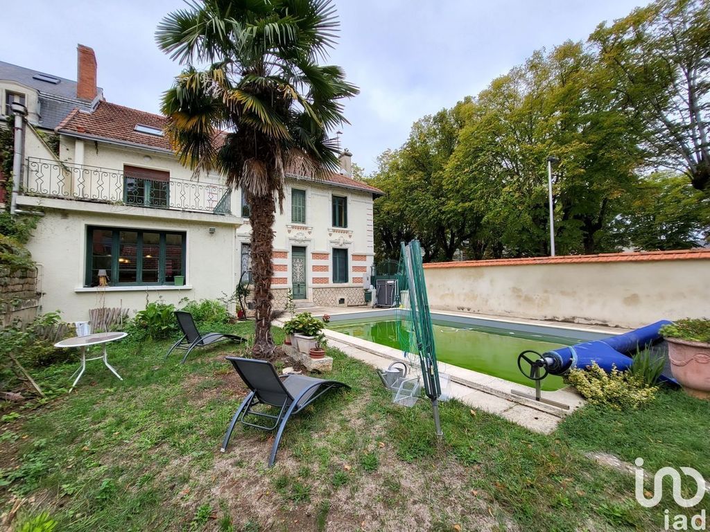 Achat maison à vendre 8 chambres 265 m² - Châtellerault