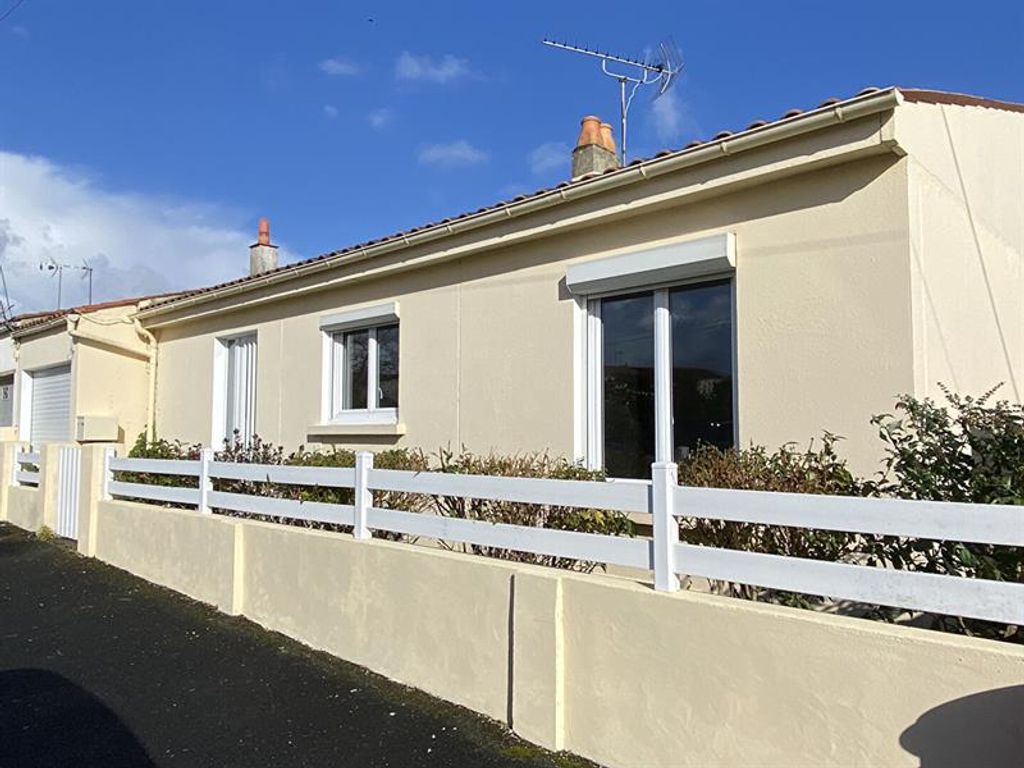 Achat maison à vendre 2 chambres 77 m² - La Rochelle