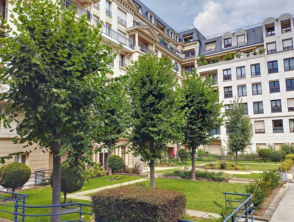 Achat appartement à vendre 2 pièces 54 m² - Issy-les-Moulineaux