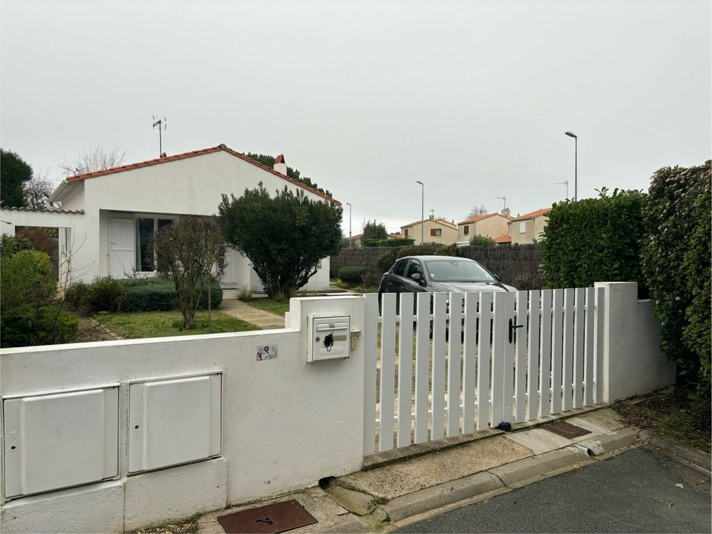 Achat maison à vendre 3 chambres 77 m² - Royan