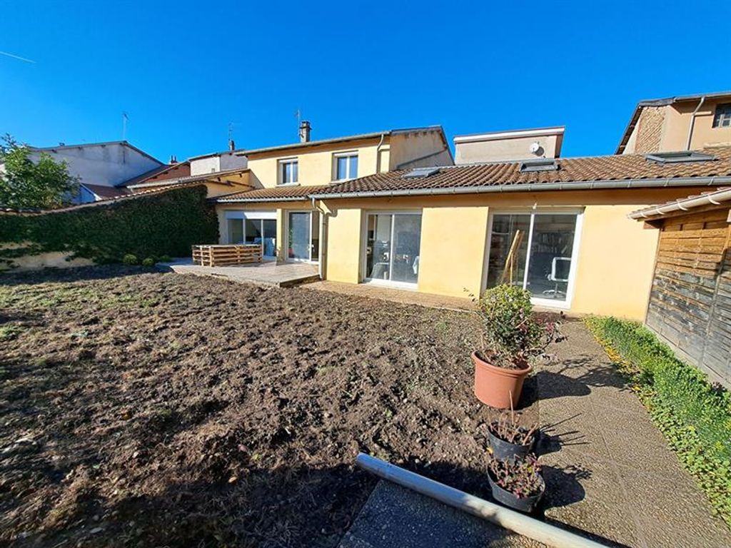 Achat maison à vendre 4 chambres 201 m² - Beaurepaire