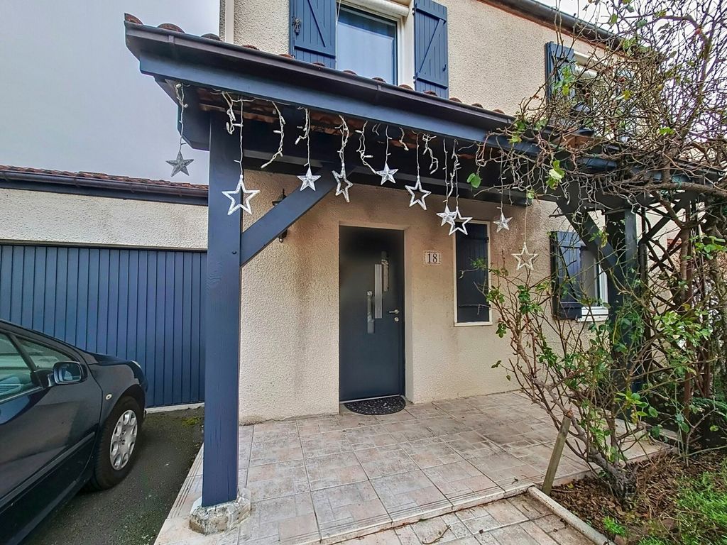 Achat maison à vendre 3 chambres 114 m² - Gerzat