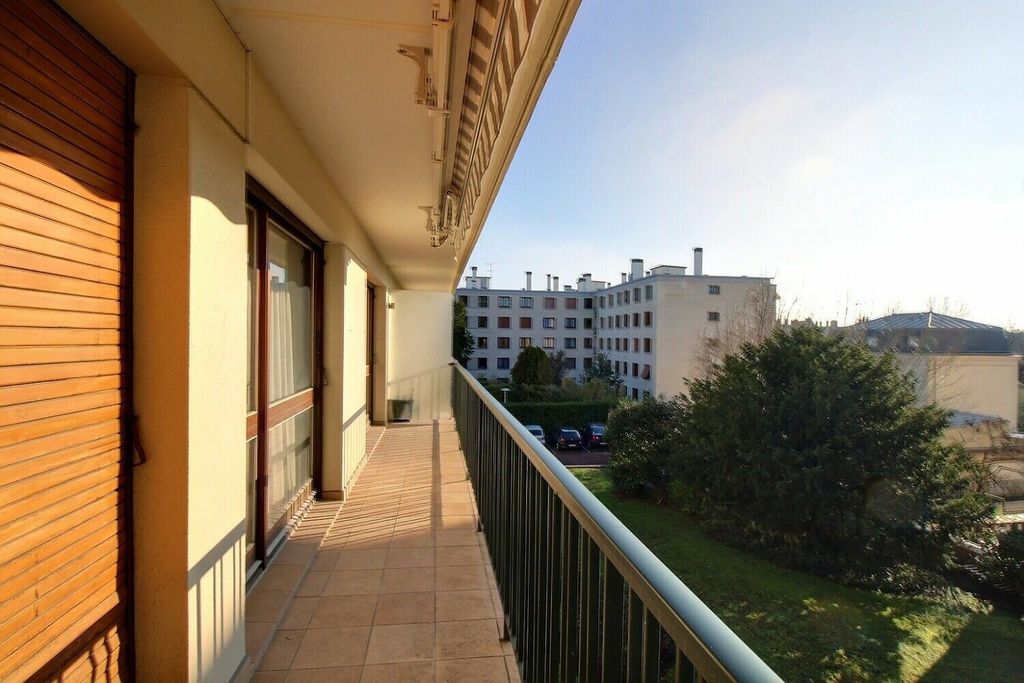 Achat appartement à vendre 4 pièces 80 m² - Fontenay-sous-Bois