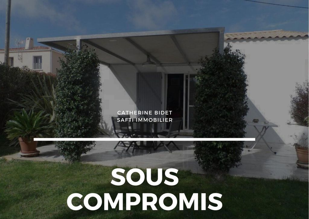 Achat maison à vendre 3 chambres 130 m² - Aigues-Mortes