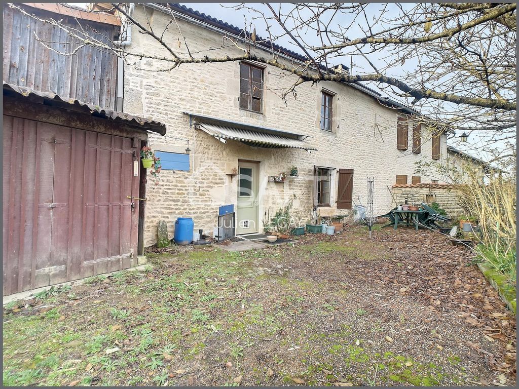 Achat maison à vendre 2 chambres 108 m² - Asnières-en-Poitou