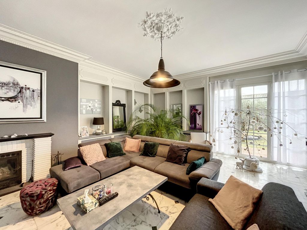 Achat maison à vendre 5 chambres 240 m² - Albi