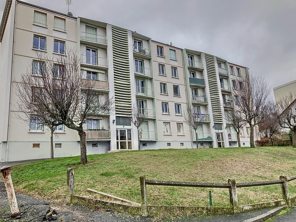 Achat appartement à vendre 4 pièces 77 m² - Montluçon