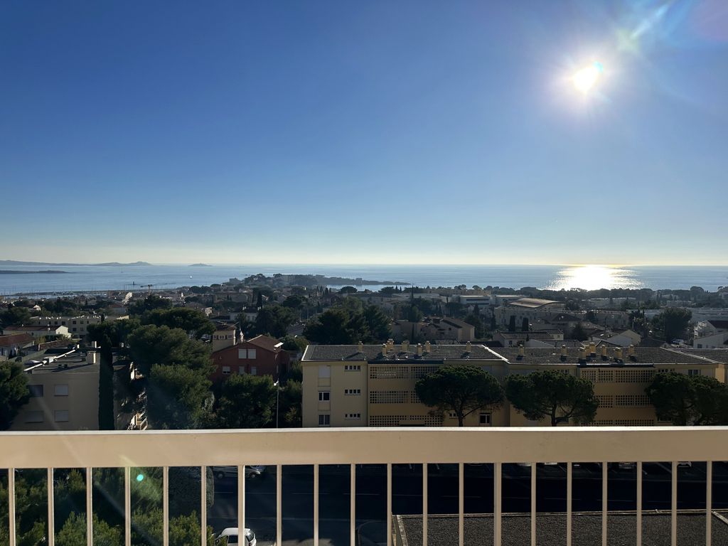 Achat appartement à vendre 5 pièces 94 m² - Bandol