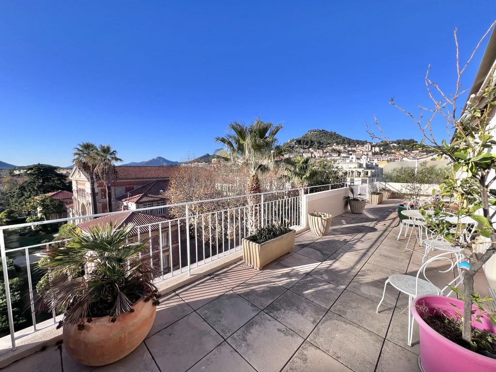 Achat appartement à vendre 5 pièces 165 m² - Hyères