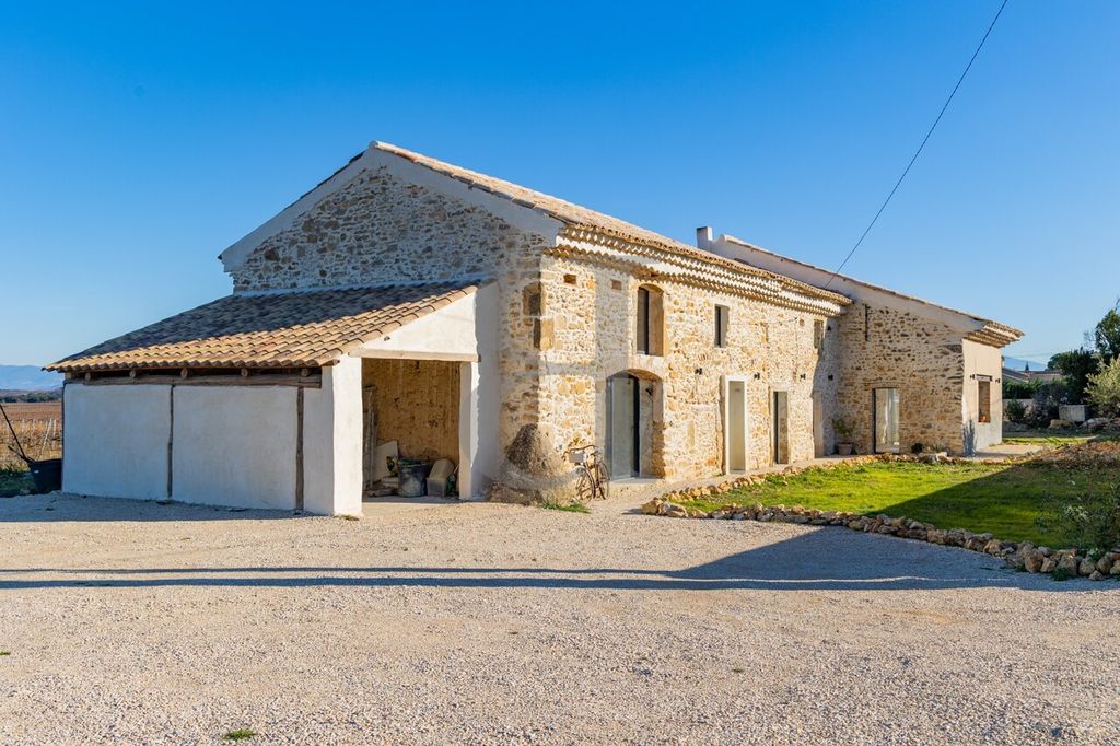 Achat maison à vendre 4 chambres 244 m² - Sainte-Cécile-les-Vignes