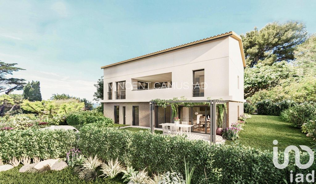 Achat maison à vendre 7 chambres 255 m² - Sanary-sur-Mer