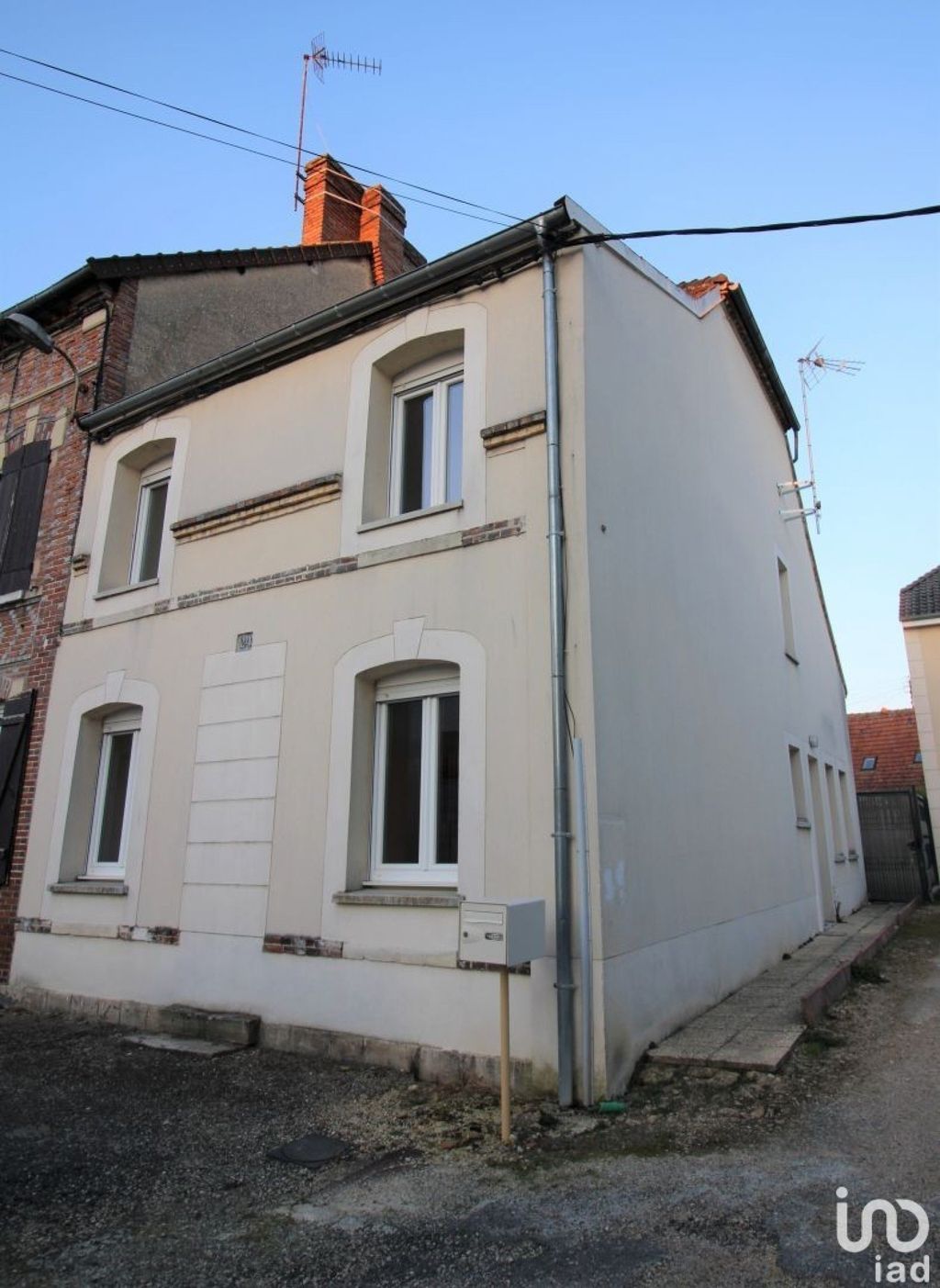 Achat maison à vendre 4 chambres 120 m² - Romilly-sur-Seine