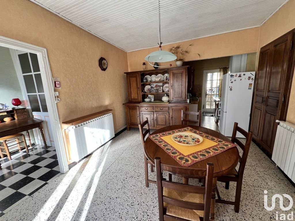 Achat maison à vendre 4 chambres 163 m² - Saint-Geniès-de-Malgoirès
