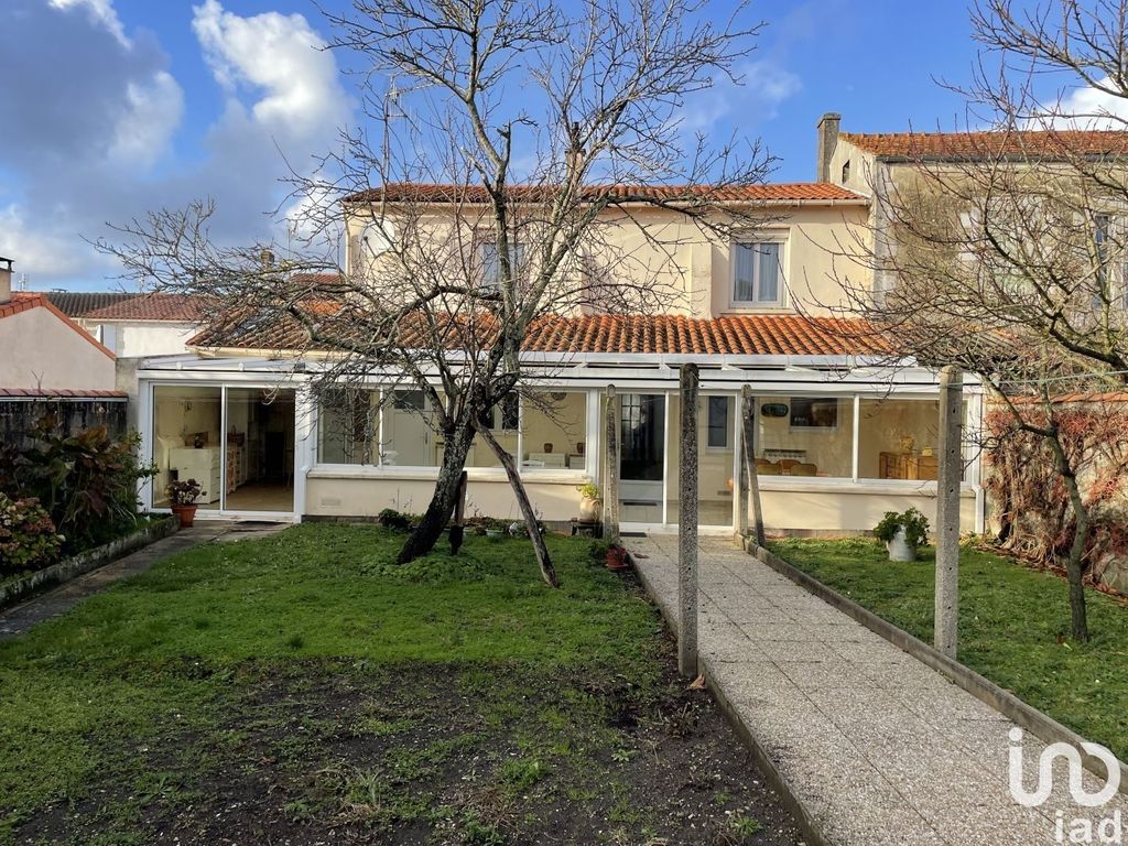 Achat maison à vendre 3 chambres 105 m² - Tonnay-Charente