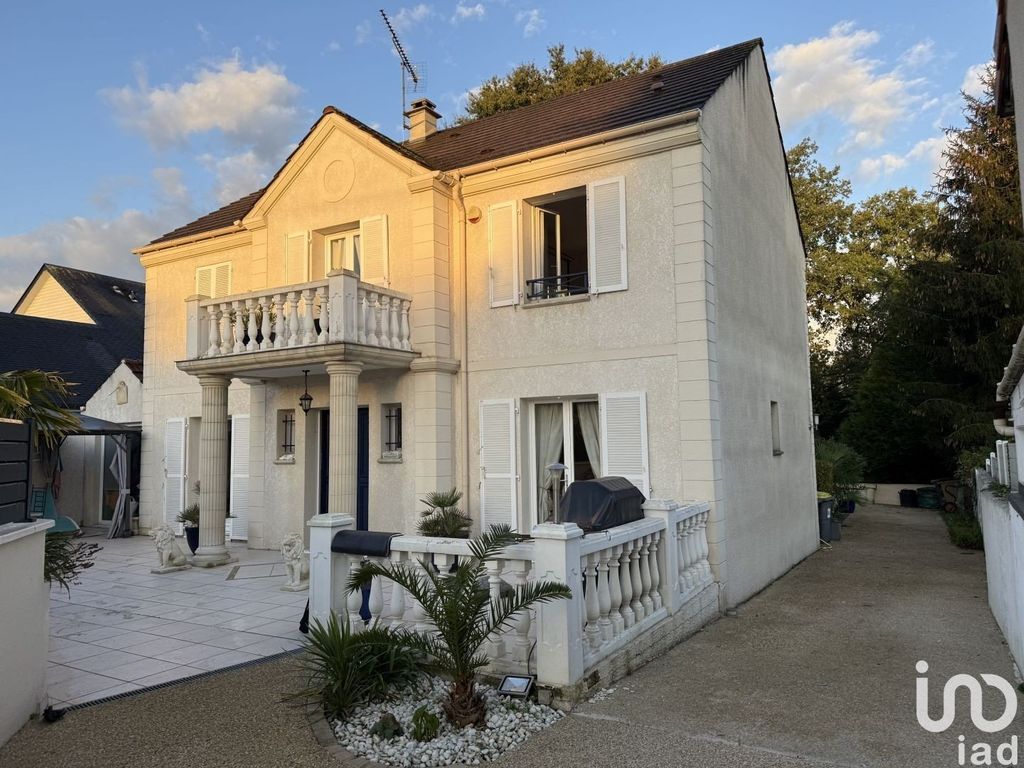 Achat maison à vendre 5 chambres 248 m² - Médan