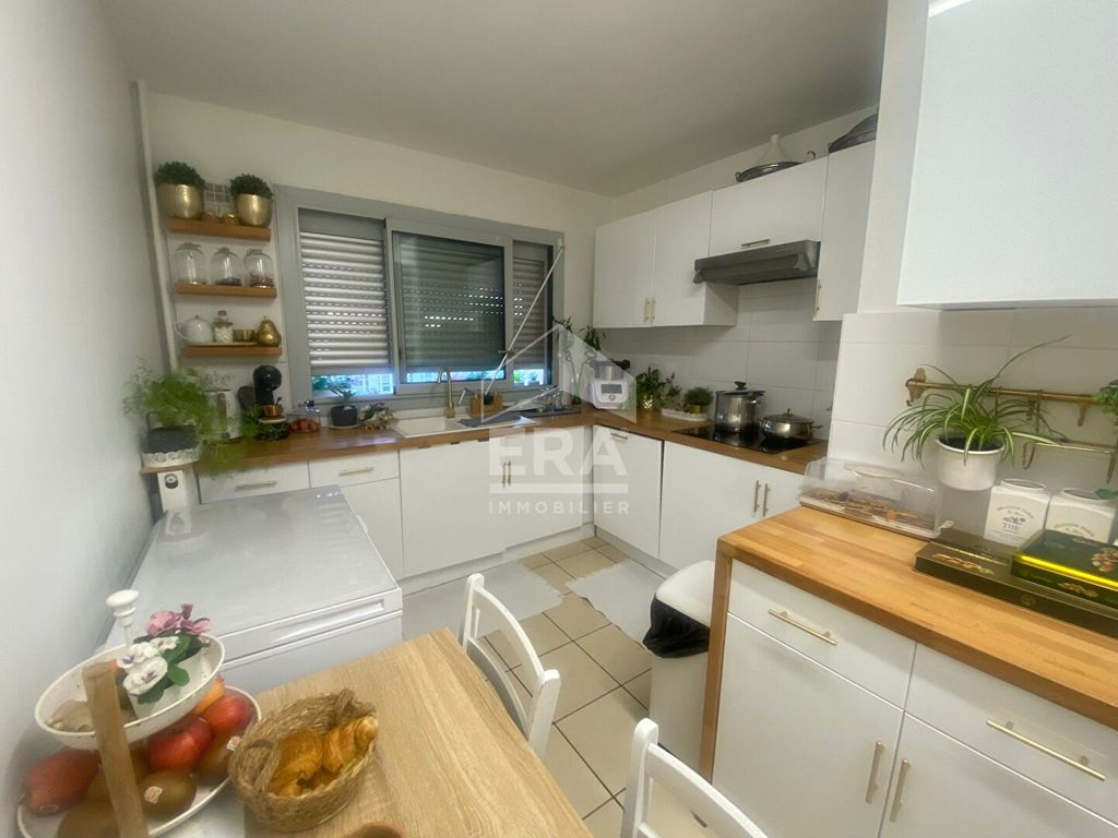 Achat appartement à vendre 4 pièces 83 m² - Vénissieux