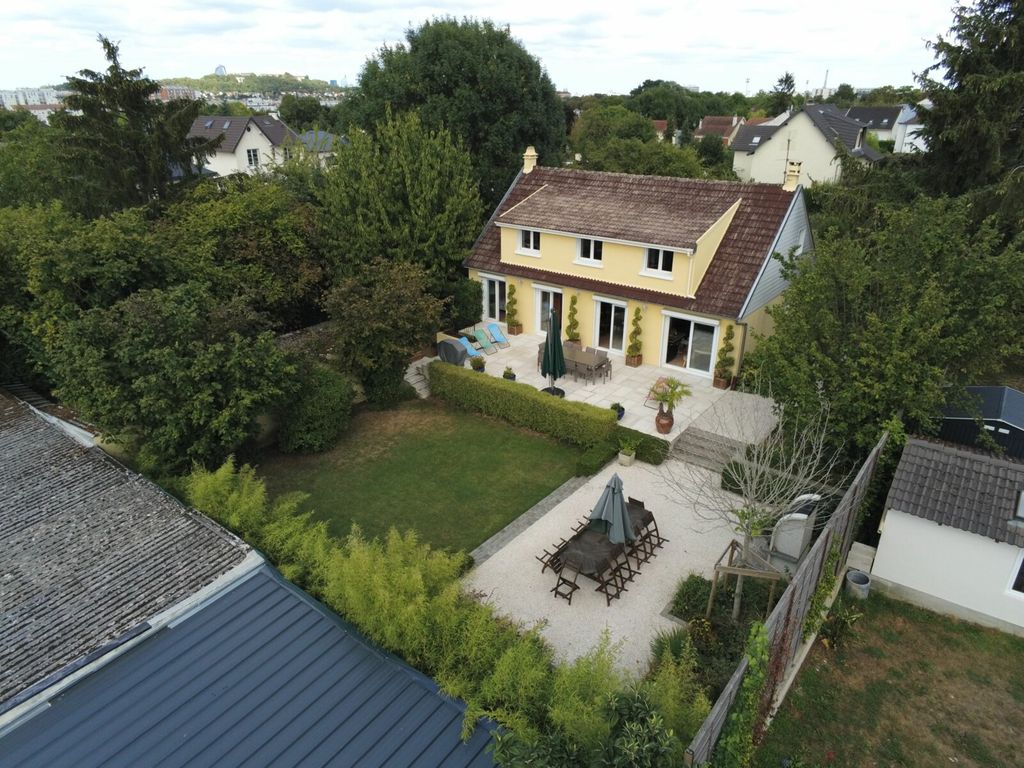 Achat maison à vendre 5 chambres 258 m² - Rueil-Malmaison