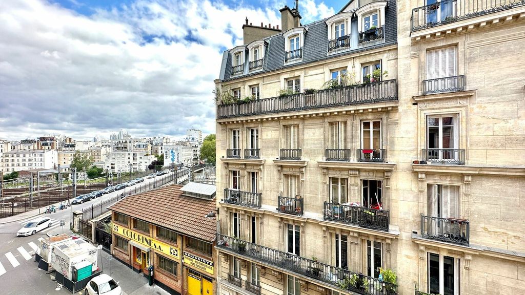 Achat appartement à vendre 2 pièces 52 m² - Paris 18ème arrondissement