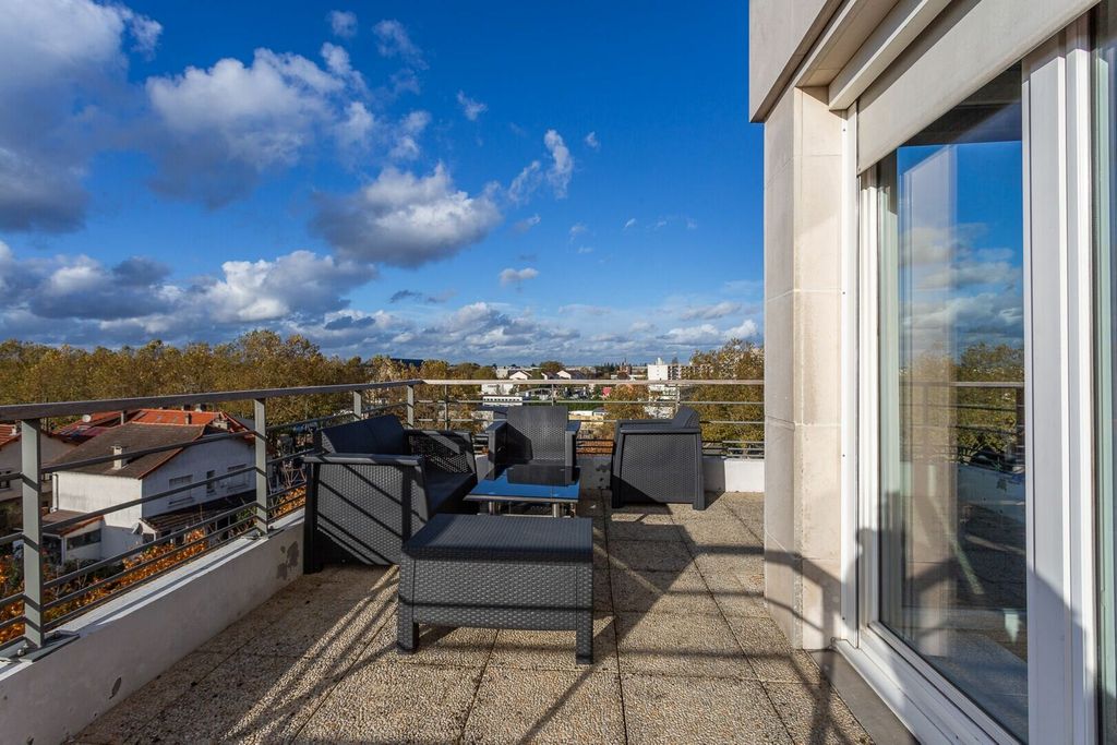 Achat appartement à vendre 3 pièces 75 m² - Le Plessis-Robinson