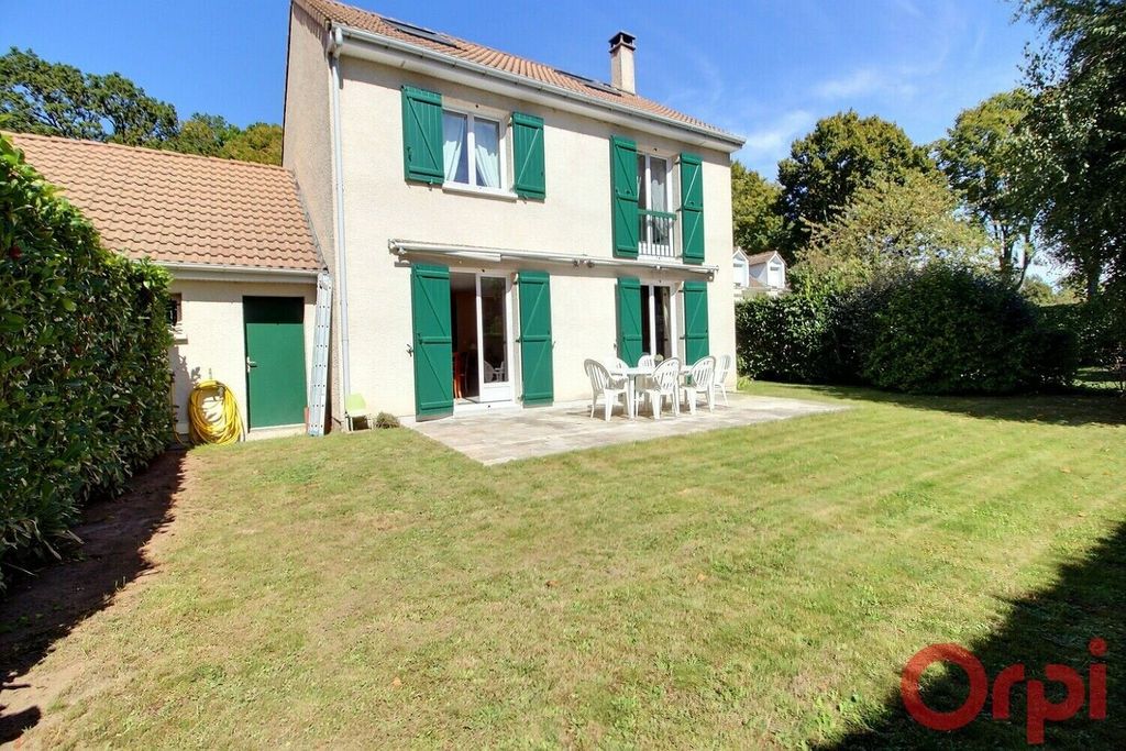 Achat maison à vendre 4 chambres 125 m² - Montigny-le-Bretonneux