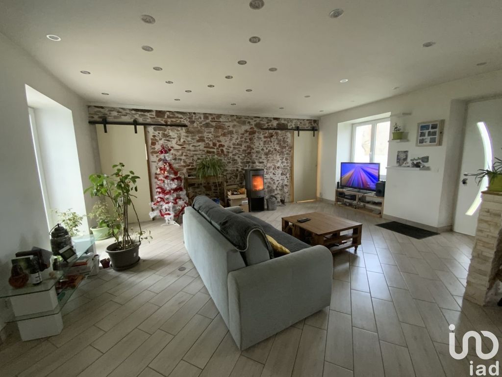 Achat maison à vendre 3 chambres 122 m² - Saint-Gildas-des-Bois