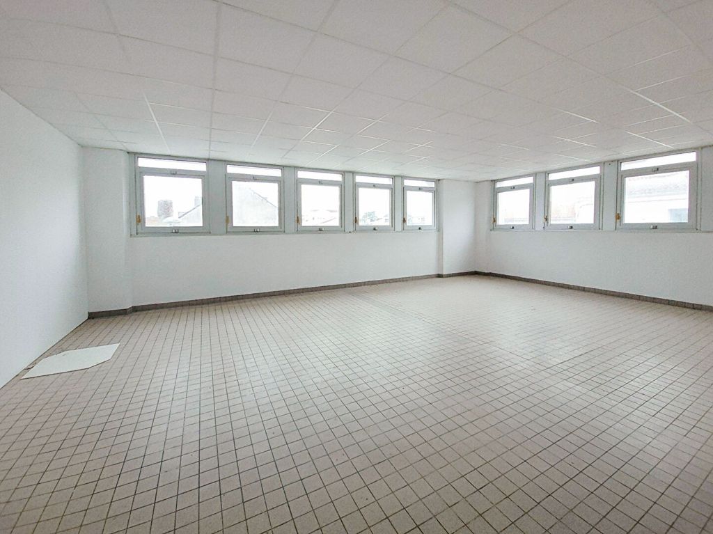 Achat loft à vendre 1 pièce 95 m² - Challans